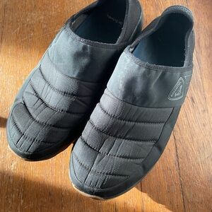 Rossignol Black Quilted Slip-On Loafers ( Rossi Chalet 2.0 RNMM120 200 )